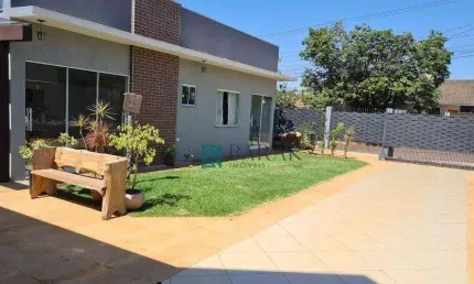 Sobrado estilo Americano com 3 dormitórios à venda, 200m² por R$ 890.000 - Jardim Montreal - Maringá/PR