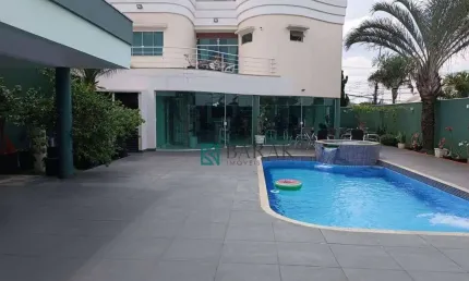 Lindo Sobrado em região nobre de Maringá com 4 suítes à venda, 504m² por R$ 3.800.000 - Jardim Cidade Monções