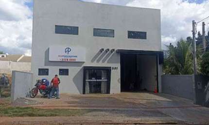 Barracão , 405 m²  Aluguel RS 7.000,00 reais  - Jardim Rebouças - Maringá/PR