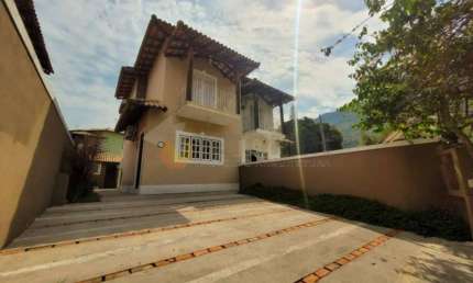 Sobrado com 2 quartos, 110m², à venda em São Sebastião, São Francisco da Praia