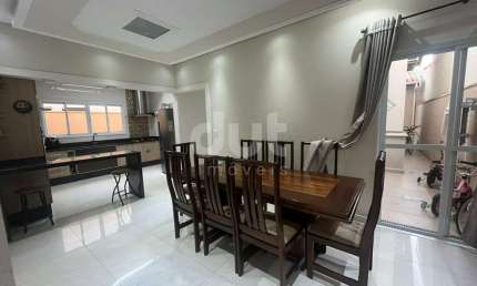 Casa em condomínio fechado com 4 quartos à venda na Avenida Santana, 1990, Jardim Golden Park Residence, Hortolândia, 180 m2 por R$ 1.043.000