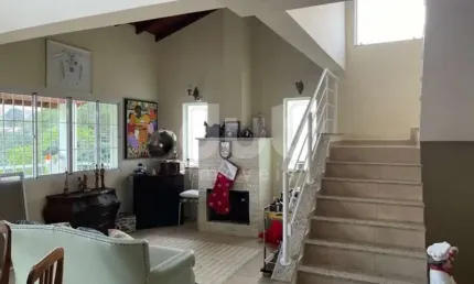 Casa com 3 quartos à venda na R. Olga de Souza Vichi, 40, Estância Santa Maria, Serra Negra, 250 m2 por R$ 1.220.000