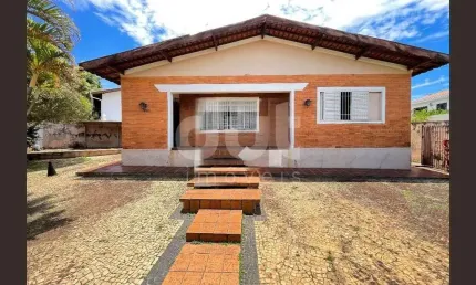 Casa com 3 quartos à venda na Rua Domingos de Rocco, 240, Parque São Quirino, Campinas, 192 m2 por R$ 550.000