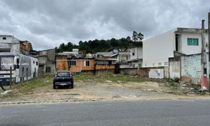 Terreno com mais de 625 metros quadrados em Balneário Camboriú