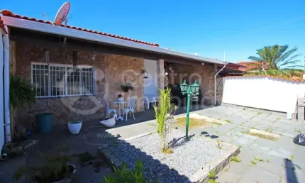 CASA à venda com 2 quartos em Peruíbe, no bairro Maria H Novaes