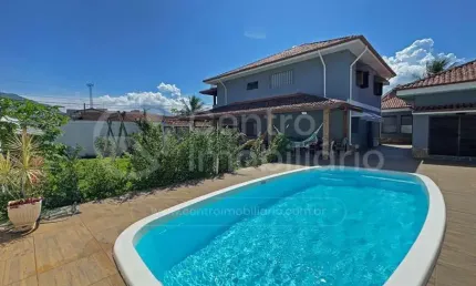 CASA à venda com piscina e 5 quartos em Peruíbe, no bairro Jardim Ribamar