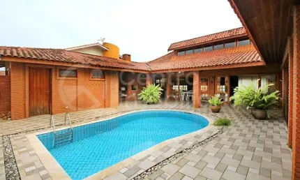 CASA à venda com piscina e 4 quartos em Peruíbe, no bairro Jardim Imperador