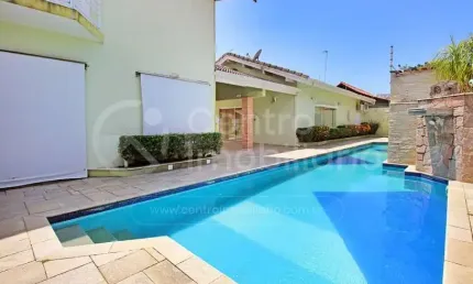CASA à venda com piscina e 5 quartos em Peruíbe, no bairro Parque Turistico