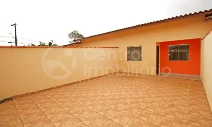 Casa à venda com 2 quartos em peruíbe, no bairro estancia antonio novaes