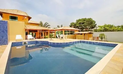 CASA à venda com piscina e 3 quartos em Peruíbe, no bairro Bougainvillee V