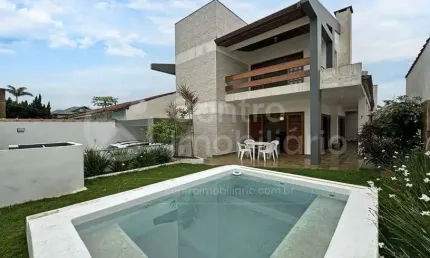 CASA à venda com piscina e 3 quartos em Peruíbe, no bairro Cidade Nova Peruíbe