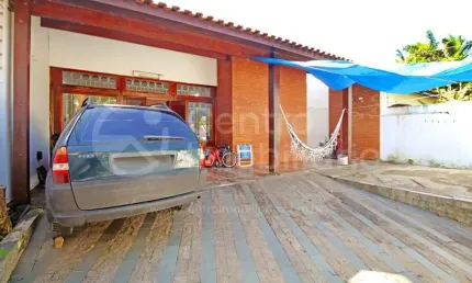 CASA à venda com 3 quartos em Peruíbe, no bairro Estancia Sao Jose