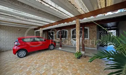 CASA à venda com 3 quartos em Peruíbe, no bairro Parque Balneario Oasis