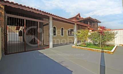 CASA à venda com 3 quartos em Peruíbe, no bairro Balneario Josedy