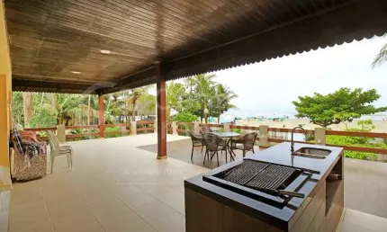 CASA à venda com 4 quartos em Peruíbe, no bairro Quinta do Guarau