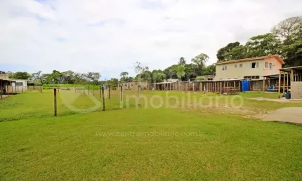 CASA à venda com 2 quartos em Peruíbe, no bairro Vila Peruíbe