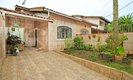 CASA à venda com 2 quartos em Peruíbe, no bairro Balneario Arpoador