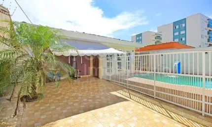 CASA à venda com piscina e 3 quartos em Peruíbe, no bairro Parque Balneario Oasis