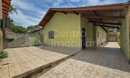 Casa à venda com 3 quartos em peruíbe, no bairro jardim marcia