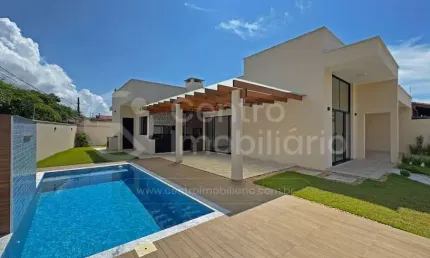 Casa à venda com piscina e 3 quartos em peruíbe, no bairro jardim imperador