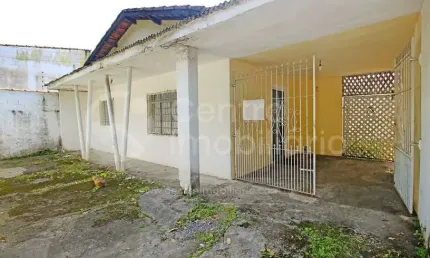CASA à venda com 2 quartos em Peruíbe, no bairro Novo Horizonte
