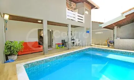CASA à venda com piscina e 3 quartos em Peruíbe, no bairro Jardim Imperador