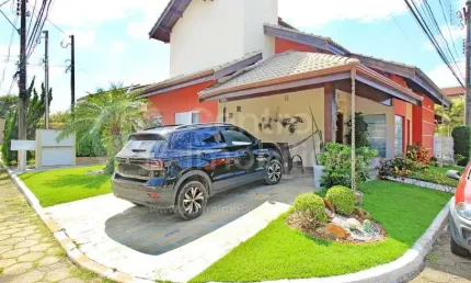 CASA à venda com piscina e 4 quartos em Peruíbe, no bairro Balneario Sambura