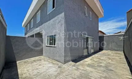 CASA à venda com piscina e 2 quartos em Peruíbe, no bairro Estancia Sao Jose