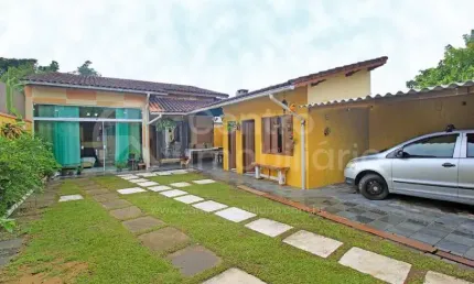 CASA à venda com 3 quartos em Peruíbe, no bairro Estância Pérola Negra