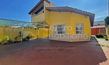 CASA à venda com 3 quartos em Peruíbe, no bairro Jardim Ribamar