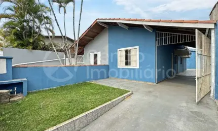 CASA à venda com 2 quartos em Peruíbe, no bairro Stella Maris