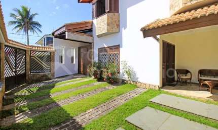 CASA à venda com 4 quartos em Peruíbe, no bairro Stella Maris