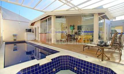 CASA à venda com piscina e 5 quartos em Peruíbe, no bairro Balneario Josedy