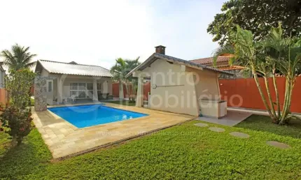 CASA à venda com piscina e 5 quartos em Peruíbe, no bairro Jardim Ribamar