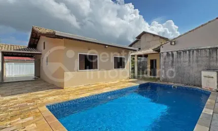 CASA à venda com piscina e 4 quartos em Peruíbe, no bairro Belmira Novaes