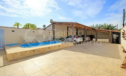 CASA à venda com piscina e 2 quartos em Peruíbe, no bairro Cidade Balneária Nova Peruíbe