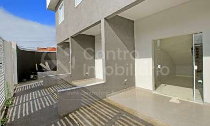 CASA à venda com piscina e 2 quartos em Peruíbe, no bairro Estancia Sao Jose