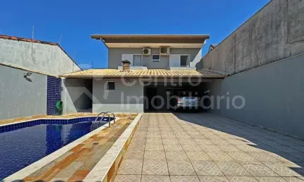 CASA à venda com piscina e 3 quartos em Peruíbe, no bairro Jardim Três Marias