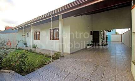 CASA à venda com 3 quartos em Peruíbe, no bairro Balneario Continental