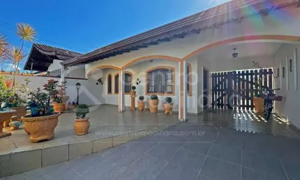 CASA à venda com 3 quartos em Peruíbe, no bairro Stella Maris