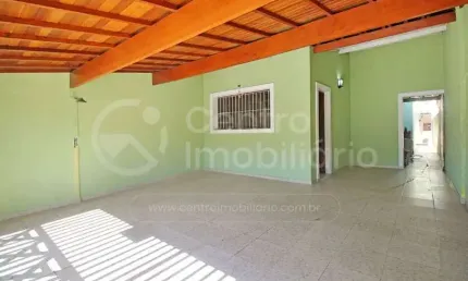 CASA à venda com 2 quartos em Peruíbe, no bairro Balneario Sao Joao Batista
