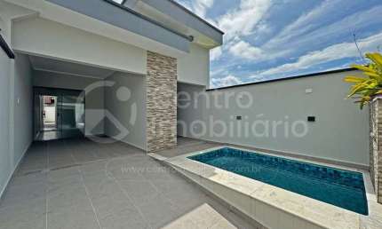 CASA à venda com piscina e 2 quartos em Peruíbe, no bairro Jardim Peruibe