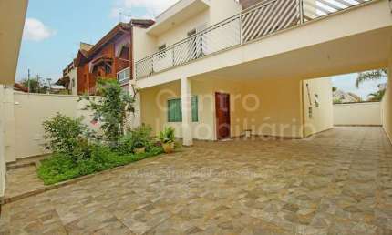 CASA à venda com 3 quartos em Peruíbe, no bairro Jardim Três Marias