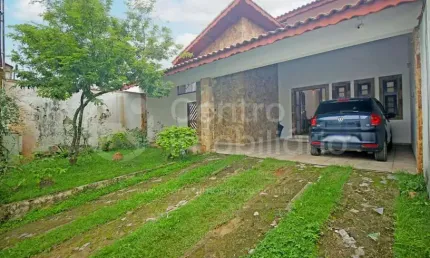 CASA à venda com 3 quartos em Peruíbe, no bairro Centro