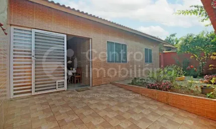 CASA à venda com 3 quartos em Peruíbe, no bairro Vila Erminda