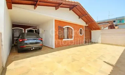 CASA à venda com 2 quartos em Peruíbe, no bairro Balneario Sao Joao Batista