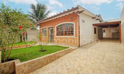 CASA à venda com 2 quartos em Peruíbe, no bairro Jardim Peruibe