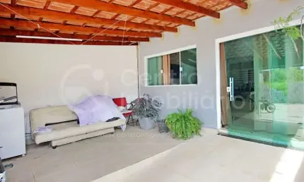 CASA à venda com 3 quartos em Peruíbe, no bairro Balneario Sao Joao Batista