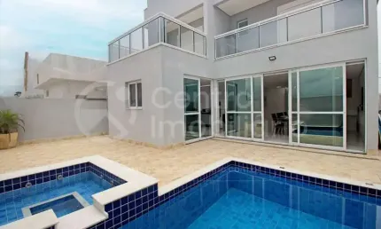 CASA à venda com piscina e 4 quartos em Peruíbe, no bairro Residencial Flora Rica