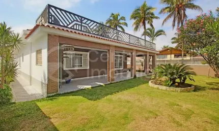 CASA à venda com 5 quartos em Peruíbe, no bairro Balneario Florida